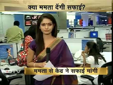 spicy newsreaders sexy pooja bhardwaj in saree of ndtv india