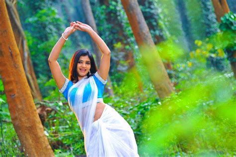 kashmira kulkarni stills from drishya kavyam movie