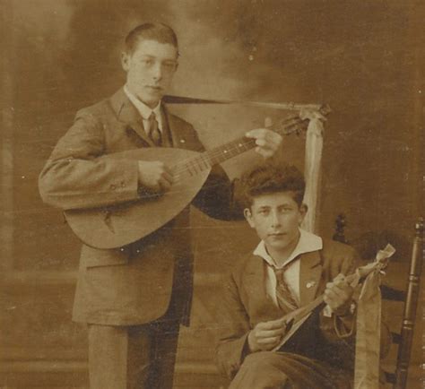 cropped  de oprichters  jpg kamper mandoline en gitaar orkest