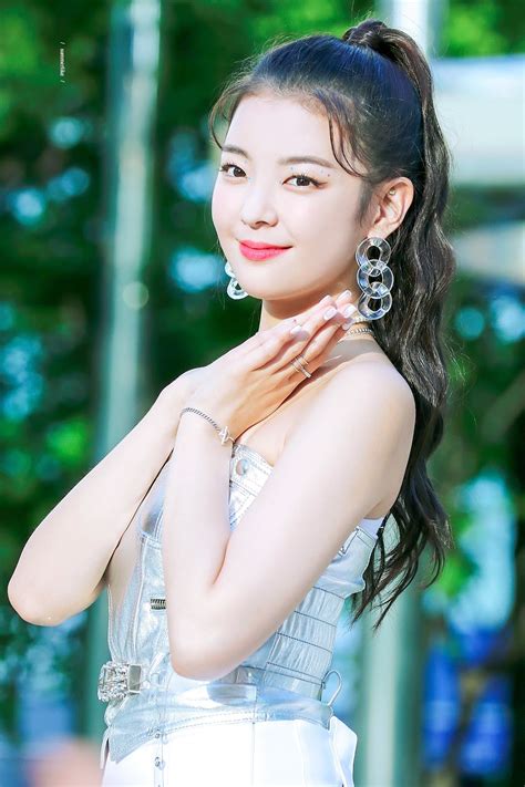 pin by tsang eric on korean actress singer in 2020