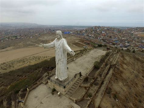 drone     printed model   giant jesus statue
