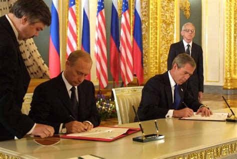President Bush Russian President Putin Sign Nuclear Arms Treaty