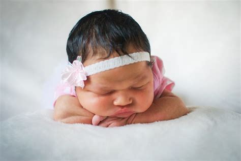 pin  magdaly  newborn baby girl photo shoot section baby girl newborn  baby girl