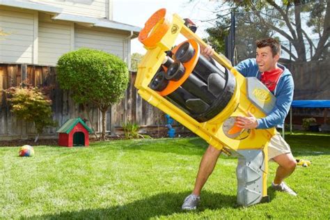 Silicon Valley Youtuber Builds Record Setting Nerf Gun