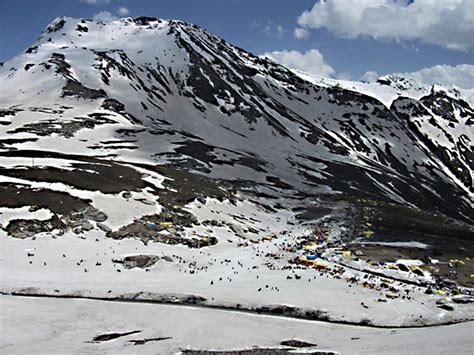rohtang pass  ultimate escape   scorching summers travel