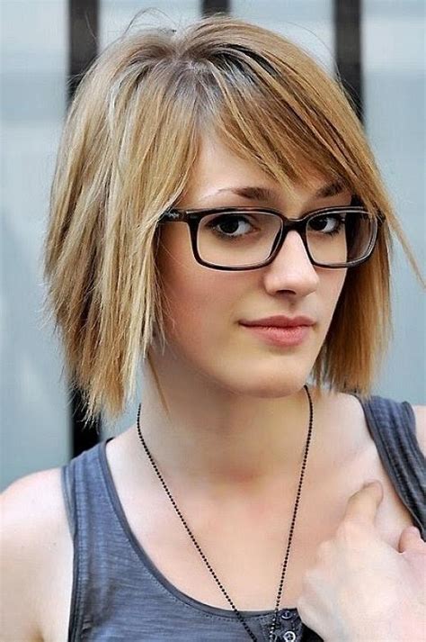 20 Ideas Of Short Hairstyles For Glasses Wearers