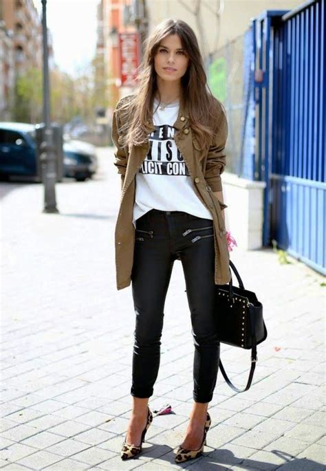 25 Black Jeans Outfit Ideas For Women To Try In 2017