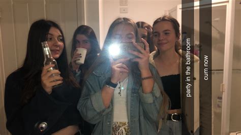 Pin By Georgia☆ On ‘19☆ Mirror Selfie Selfie Scenes