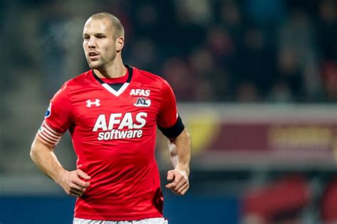 az alkmaar defender ron vlaar  played   man utd teams