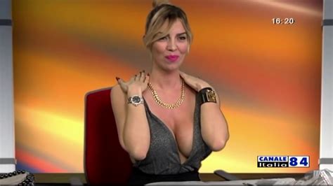 2017 italian tv presenter not costanza calabrese