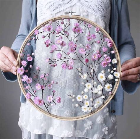 tutorial    dried flower embroidery hoop art