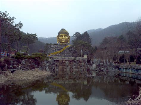 wawoojongsatemple   republic  korea wwwwawoo templeorg