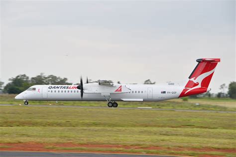 central queensland plane spotting qantaslink formally announce boeing   jet services