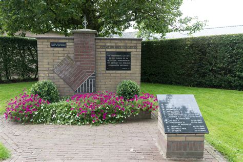 oorlogsmonument dodewaard dodewaard tracesofwarnl