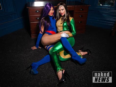 katherine curtis and carli bei as rogue and psylocke imgur cool cosplays pinterest