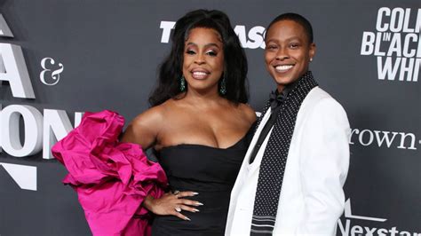 Niecy Nash And Jessica Betts Make History As First Same Sex Couple To