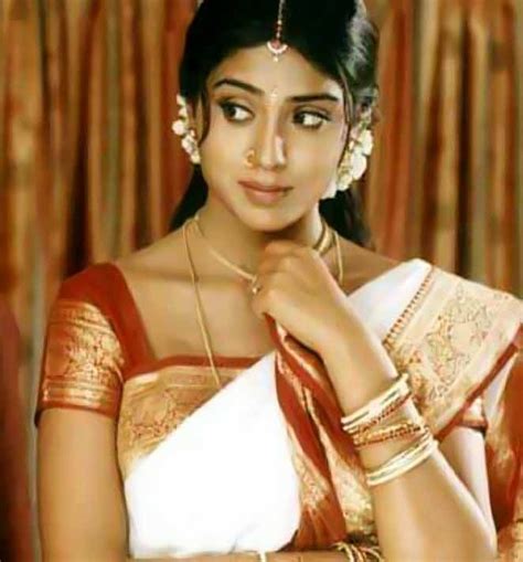 free actress photos shriya saran sexy saree pictures