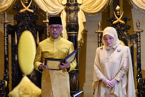 Sultan Pahang Diisytihar Yang Di Pertuan Agong Ke 16 Sultan Perak