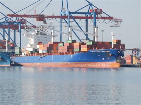 barcelona express container ship details  current position imo  vesselfinder