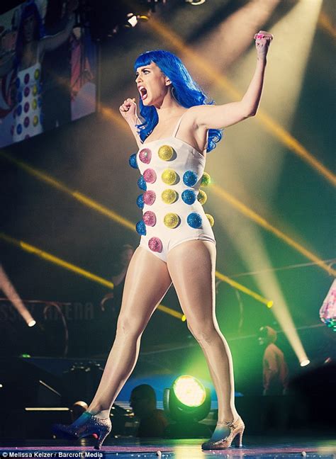 Katy Perry Dons Baubles For Concert On The Eve Of Her Birthday Daily