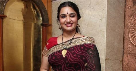 xxxxtamil blog by ரம்யா நடிகை சுகன்யாவை மிரட்டி ஓத்தேன் பகுதி 1 actress suganya sex tamil