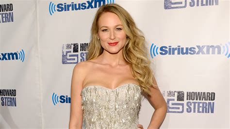 jewel sexually harassed     singer  hollywood reporter