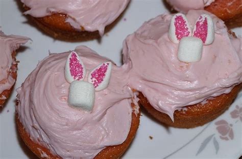 How To Make Easter Bunny Cupcakes From Marshmallows Easter Bunny