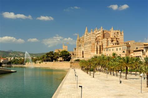 places  stay  mallorca  complete island guide