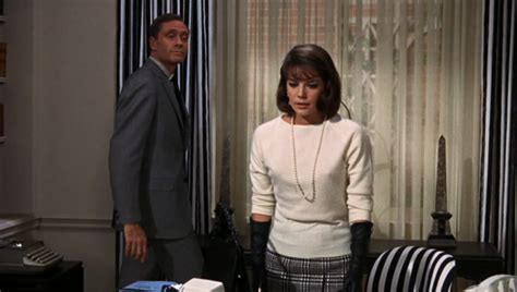 style natalie wood in ‘sex and the single girl classiq