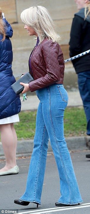 samantha jade flaunts her shapely derrière in skin tight jeans filming