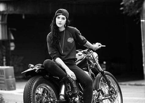 pin by sergo on girls and motorcycles biker girl photo harley davidson