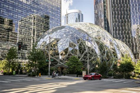 amazon opens cooling center  seattle headquarters  record breaking heat wave asia newsday