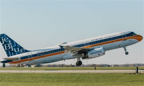 jetblue airline     retro paint job   iconic age