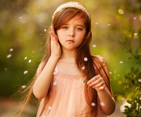 pictures  girls brown haired cute children face