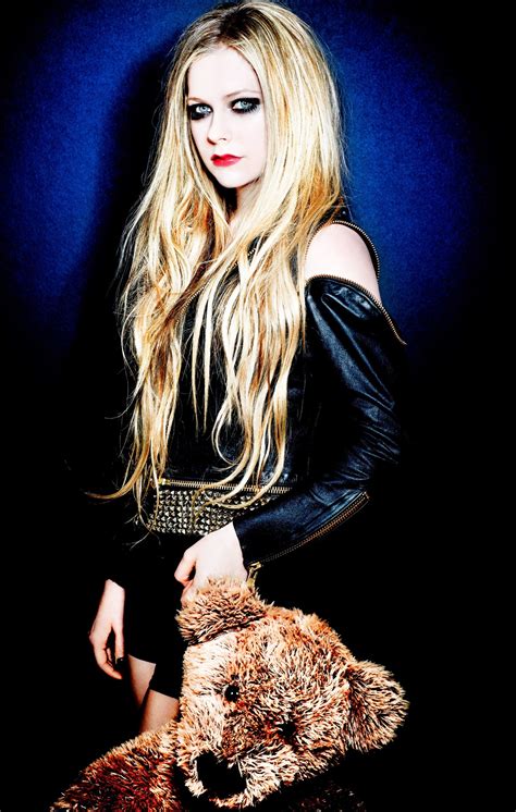 48 Hot And Sexy Avril Lavigne Photos Explore Her Sensational Bikini Body