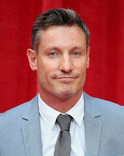 eastenders actor dean gaffney is looking for a new girlfriend on the