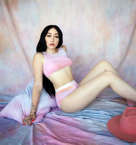 noah cyrus nude and sexy pics and sex tape