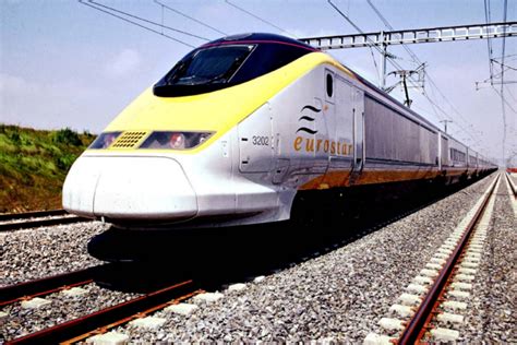 hundreds  eurostar passengers stuck  trains overnight  bulletin