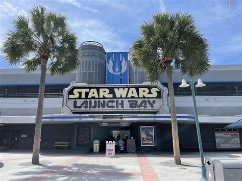star wars launch bay reopens  attraction  disneys hollywood studios laughingplacecom