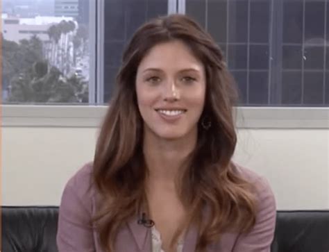 kayla ewell returns to the bold and the beautiful as