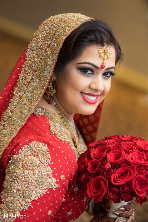bridal portrait  houston tx indian wedding  mnmfoto maharani
