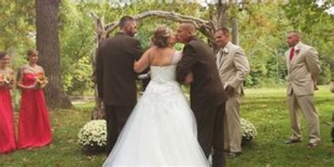 Father Of The Bride S Sweet Gesture Has Step Dad Crying