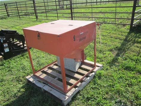 hastings caretaker cow cube range feeder bigiron auctions