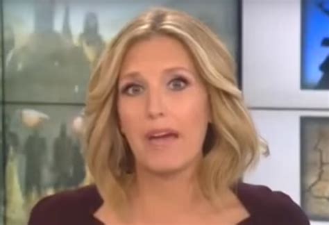 Watch Cnn Anchor Poppy Harlow Pass Out During Live