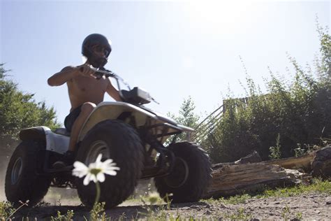 quad rijden op landgoed de biestheuvel dagjeuit vakantie outdoor quad monster trucks