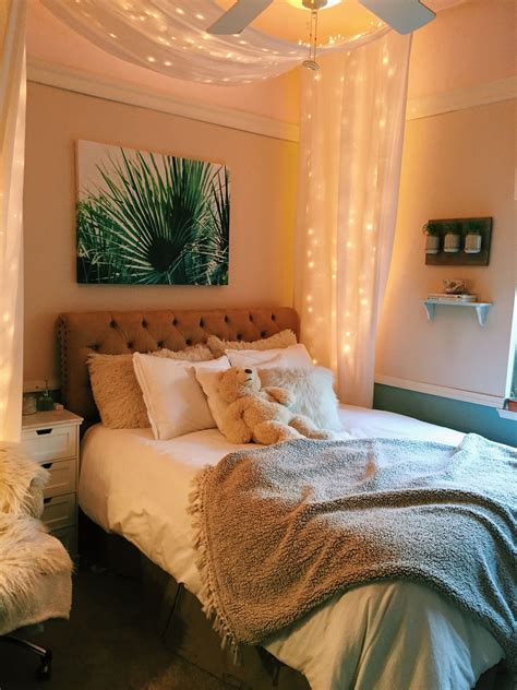 aesthetic minimalistic bedroom glam bedroom decor aesthetic room