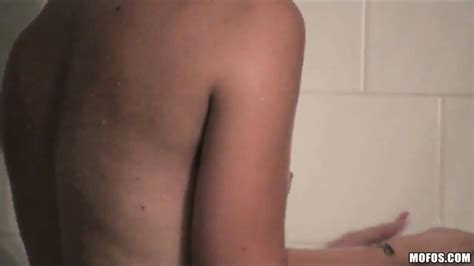 Bollywood Indian Couple Naked In Shower Eporner