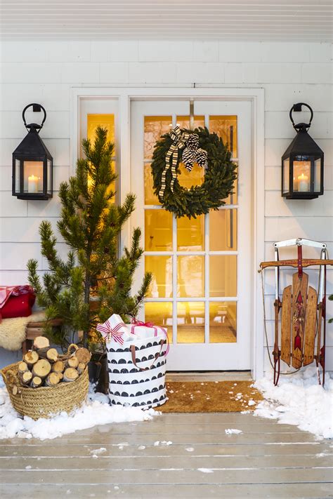 30 Christmas Door Decorating Ideas Best Decorations For Your Front Door
