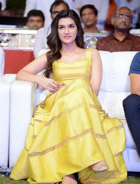 High Quality Bollywood Celebrity Pictures Kriti Sanon Looks Super Sexy
