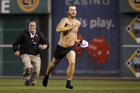 3 things we learned from looking at 161 pictures of streakers